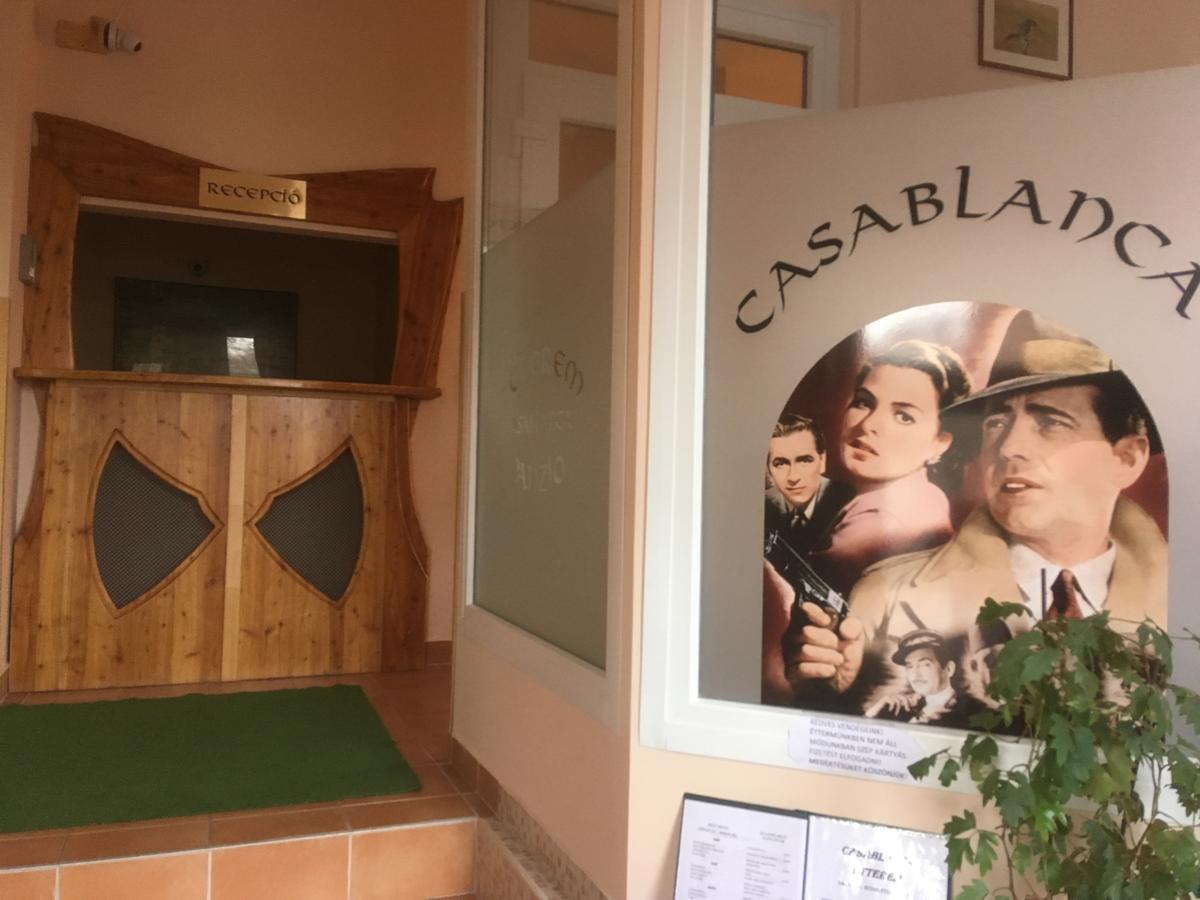 Casablanca Rooms And Restaurant Дебрецен Экстерьер фото